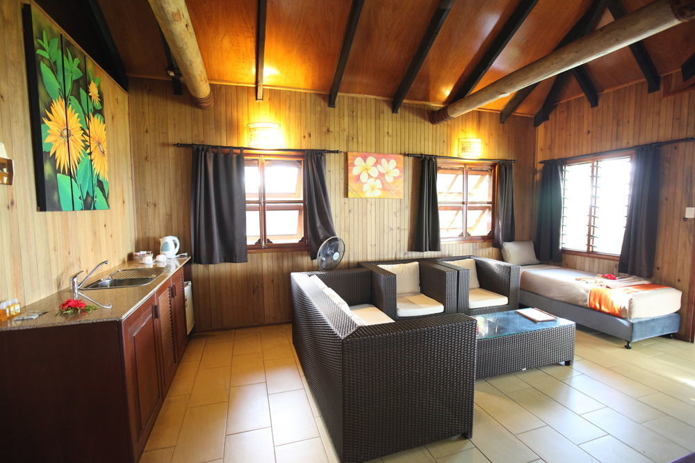 Uprising Beach Resort Pacific Harbour Exterior foto